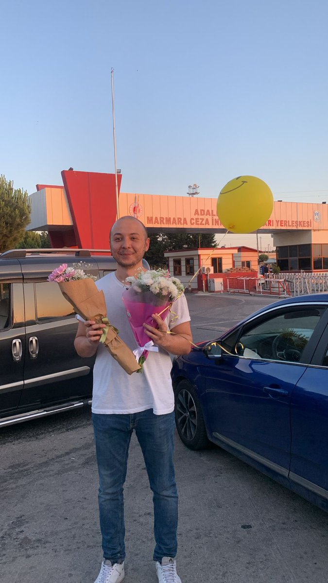 Yoldaşımızı aldık!

Hoş geldin Basel!