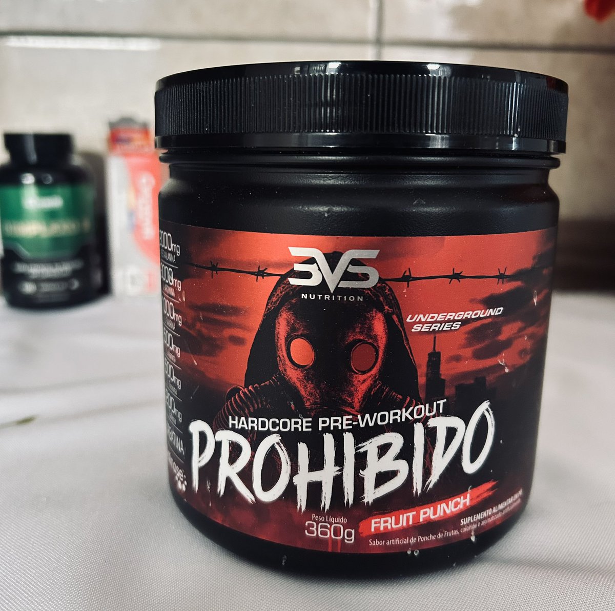 Thatasou_'s tweet image. Esse pré treino está aqui tem quase 6 meses e eu simplesmente ñ consigo terminar. É HORRÍVEL MANO. 
Enjoativo e gosto de Babalu q já ficou mofando a uns 7 anos dentro do pacote!
🤮 😵‍💫 
#Treino #academia #3vs