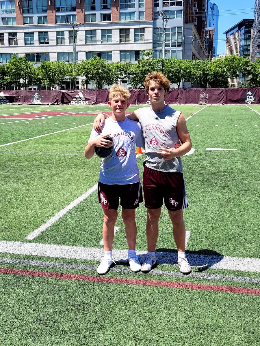 ClayFreemanQB14's tweet image. Family always comes first! I can't wait to watch big Cuz sling it this year!