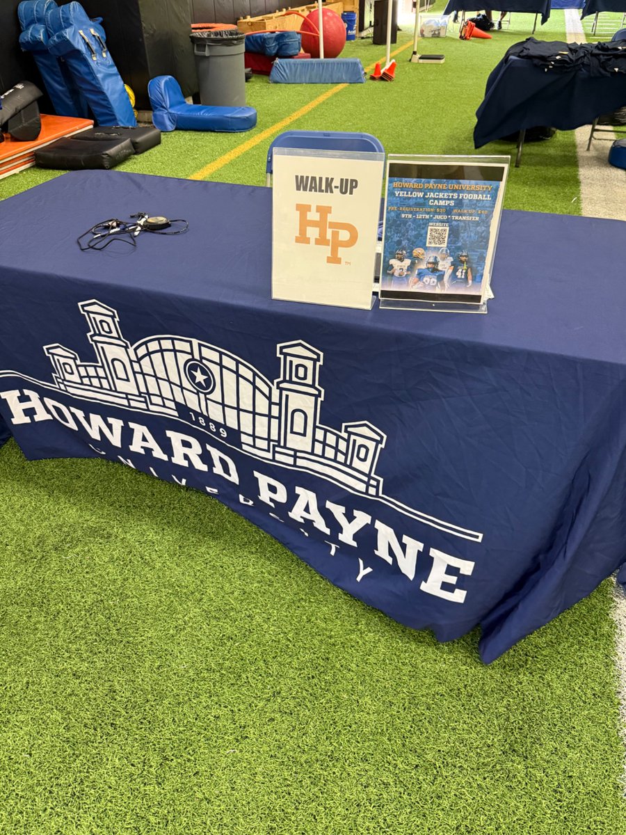 CoachGipson11's tweet image. DFW! Last stop on the @HPUFootball Camp Circuit 2025! Arlington Bowie HS 

Registration at 1:00
Camp at 2:00

#StingEm