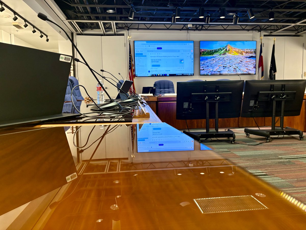 GreatDenTransit's tweet image. This week, the #RTDBoard approved:

- the Northwest Rail Corridor Joint Service IGA
- the cancellation of the Lamar advertising contract
- the appointment of Julien Bouquet to the Accountability Committee (Pt II)

but they also:

- Approved 8M of contracts without one question