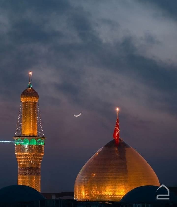 حُسَيْنٌ مِنِّي وَأَنَا مِنْ حُسَيْنٍ، أَحَبَّ اللَّهُ مَنْ أَحَبَّ حُسَيْنًا، حُسَيْنٌ سِبْطٌ مِنَ الْأَسْبَاطِ
(رواه الترمذي)
ترجمہ:
"حسین مجھ سے ہے اور میں حسین سے ہوں، اللہ اس سے محبت کرے جو حسین سے محبت کرے، حسین سبطوں (نبی کی نسلوں) میں سے ایک سبط ہے۔"
#محرم_١٤٤٧هـ