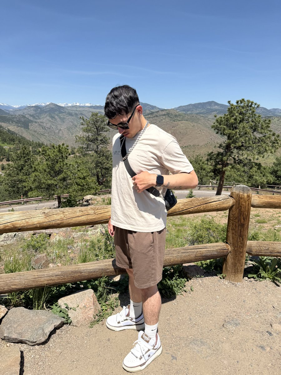 dylnali's tweet photo. Views from 7300 feet up 🏔️ https://t.co/qcjLXQeE9A