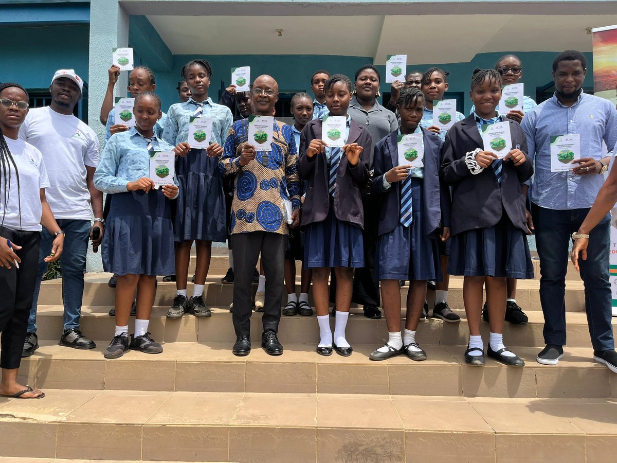 ecocykle's tweet image. “Agroecology is not just a science; it’s a movement rooted in justice, sustainability & local knowledge.” – AFSA
Today, in partnership with Ecosteward,we launched the Eco-Champion Agroecology School Club at Primark School, Jikwoyi.
#AgroecologyInSchools #EcoChampions