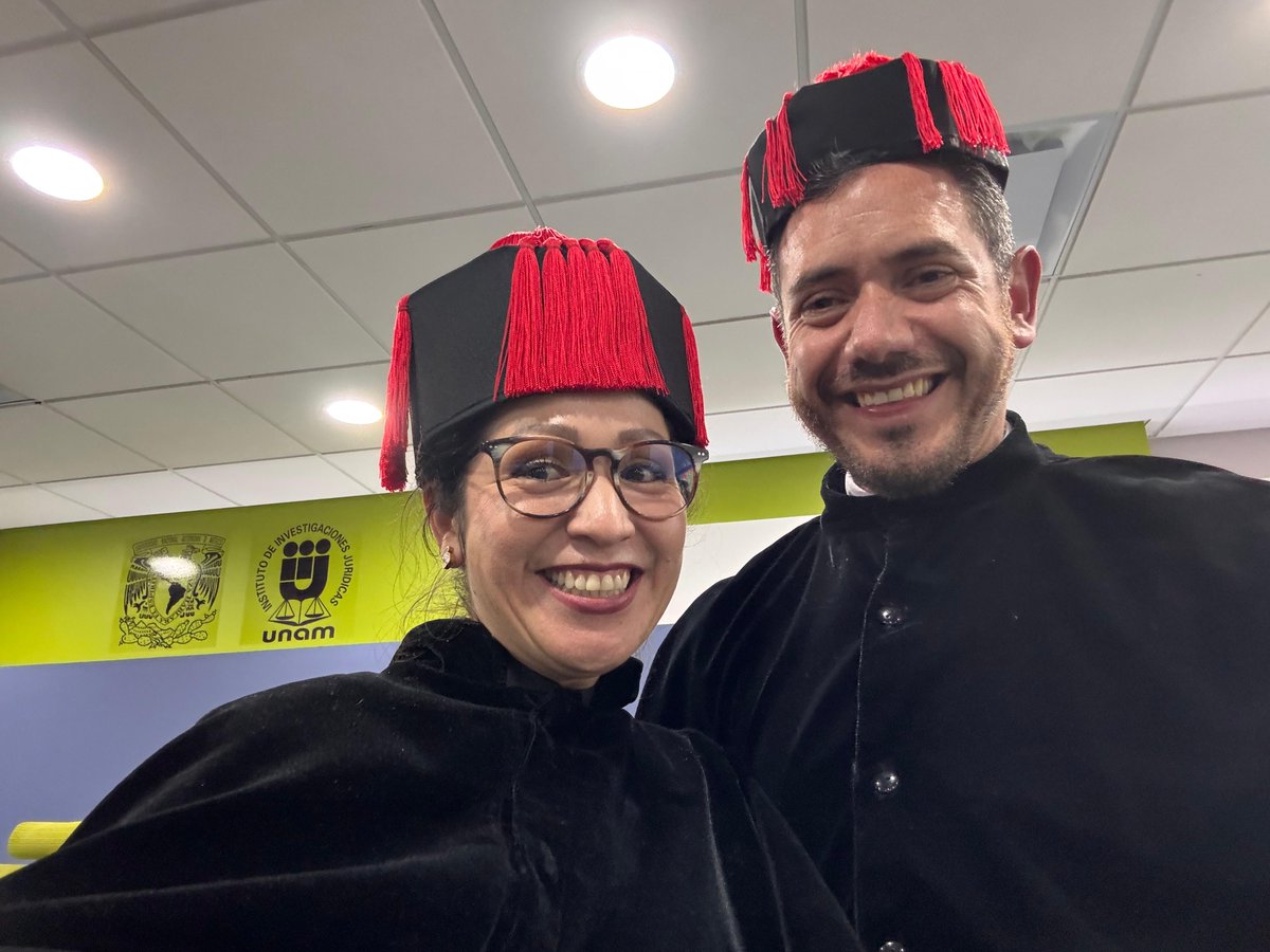 Siempre es un gusto atestiguar cuando uno de tus estudiantes se titula. ¡Muchas felicidades al Dr. <a href="/0swaldoAguilar/">Oswaldo Aguilar</a> quien escribió sobre IA y vigilancia, de gran relevancia en estos días de cambios legislativos. Mi agradecimiento a la Dra. <a href="/mariamedina_A/">Maria Medina-Arellano</a> del <a href="/IIJUNAM/">Instituto de Investigaciones Jurídicas, UNAM</a> por sumarme.