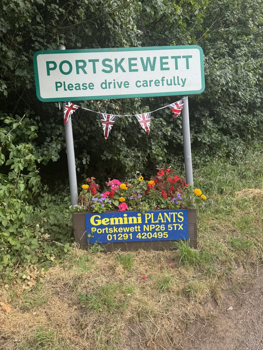 CllrLisaDymock's tweet image. Busy post Full Council dash around the village decorating in time for Portskewett Council Fun Day and Armed Forces Event
