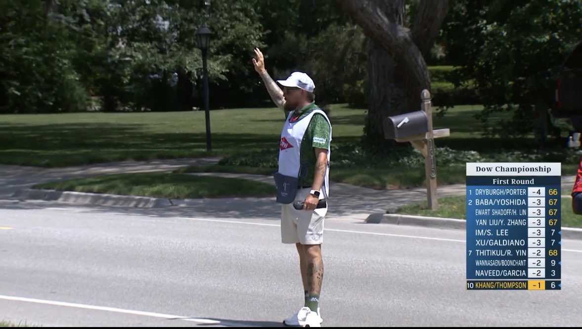 What people mean when they say caddies have multiple jobs

Stopping traffic 😂😂