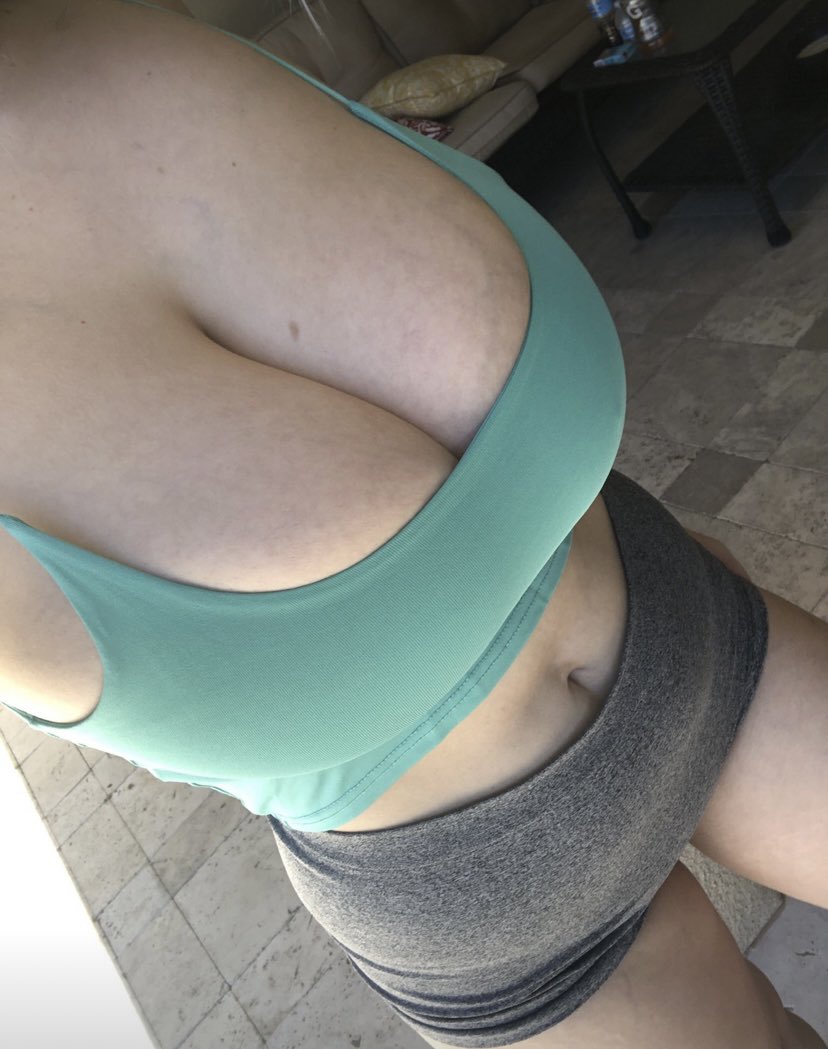 shemaher65's tweet photo. Titties Thursday 🥺🤤🥵 https://t.co/CVoCaPYDSy