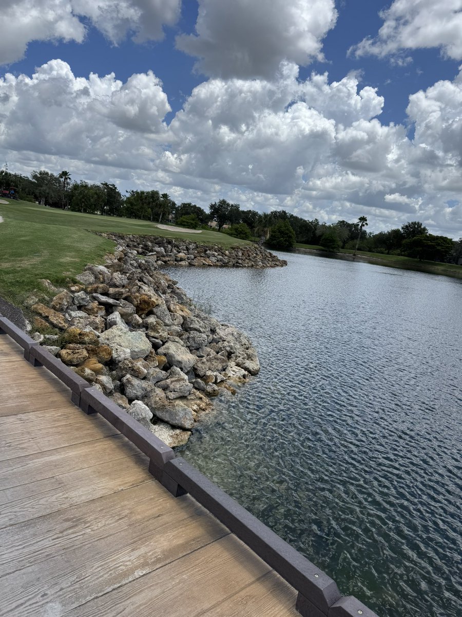 1st round of golf today, played like shit but had fun 🕺