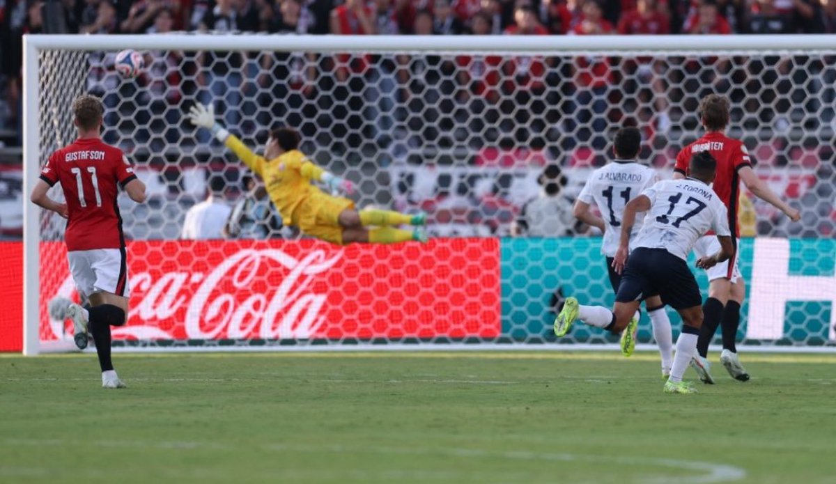 AXEL SOLÍS tweet media