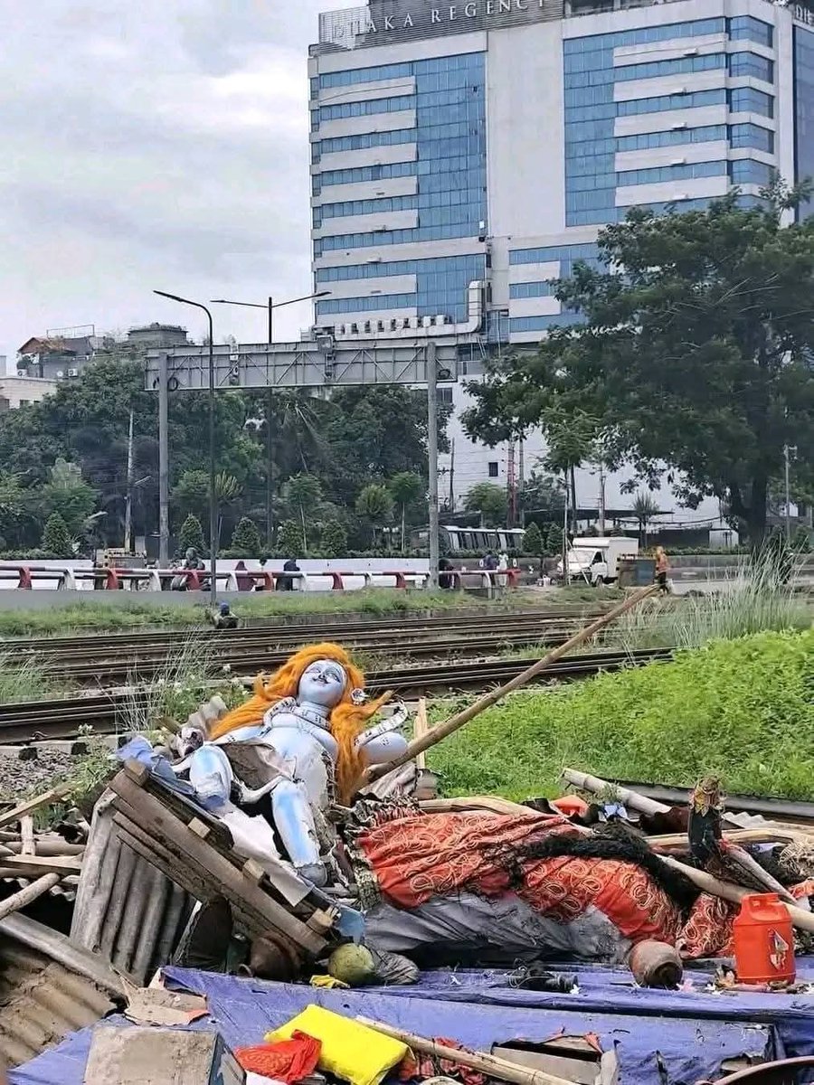 pranto45023's tweet photo. The Bangladesh administration has bulldozed the Durga and Kali temples in Khilkhet without any notice!!
What message does the government want to send—there is no place for Hindus here?

📍Khilkhet, Dhaka. 26-06-2025
#SaveBangladeshiHindus 
#HindusAreNotSafeInBangladesh https://t.co/ejyPyjWHjd