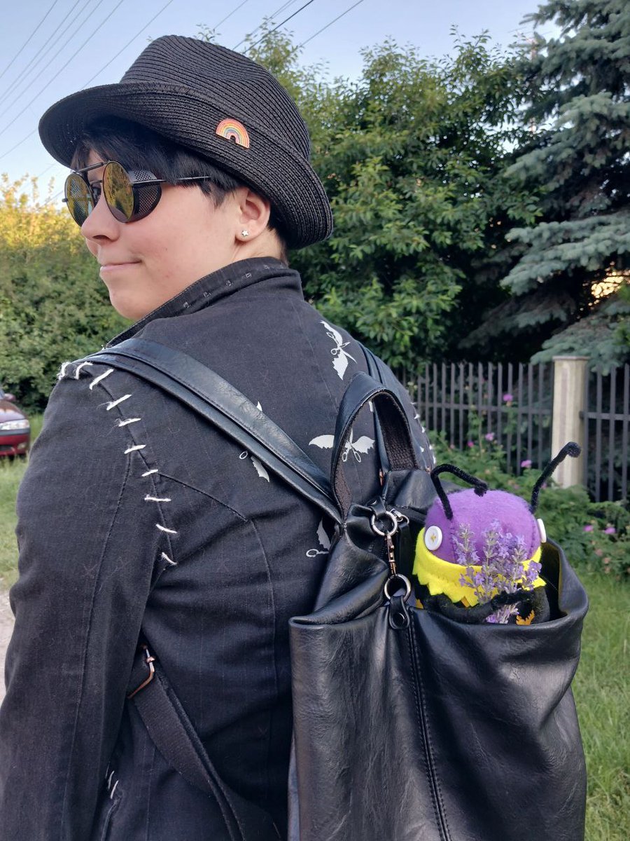 VergilSomn's tweet image. 🖤💜🤍💛
#украрт