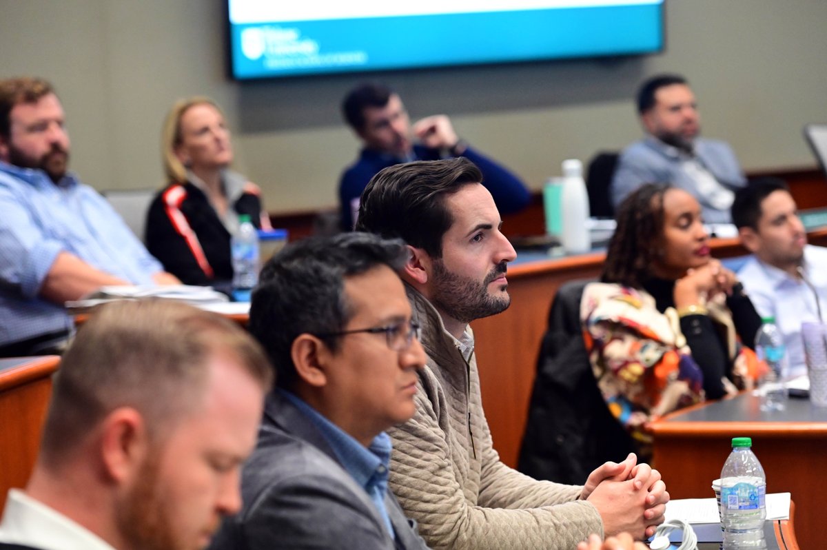 FreemanSchool's tweet image. What career can I have with an Executive MBA?
For seasoned professionals with C-suite aspirations, an EMBA may be the ideal route. Check out this article to understand the program format, requirements, and the types of careers you can have with a EMBA!
🔗 bit.ly/454aWoD