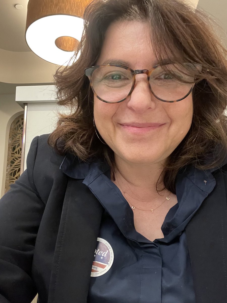 rachaelmyrow's tweet image. 🎉🥳🎊 #sothishappened First Place in the Public Media Journalists Association's 2025 annual awards for its Continuing Coverage category. The work? You know the story. “How Artificial Intelligence is Reshaping Everything.” via @KQEDnews