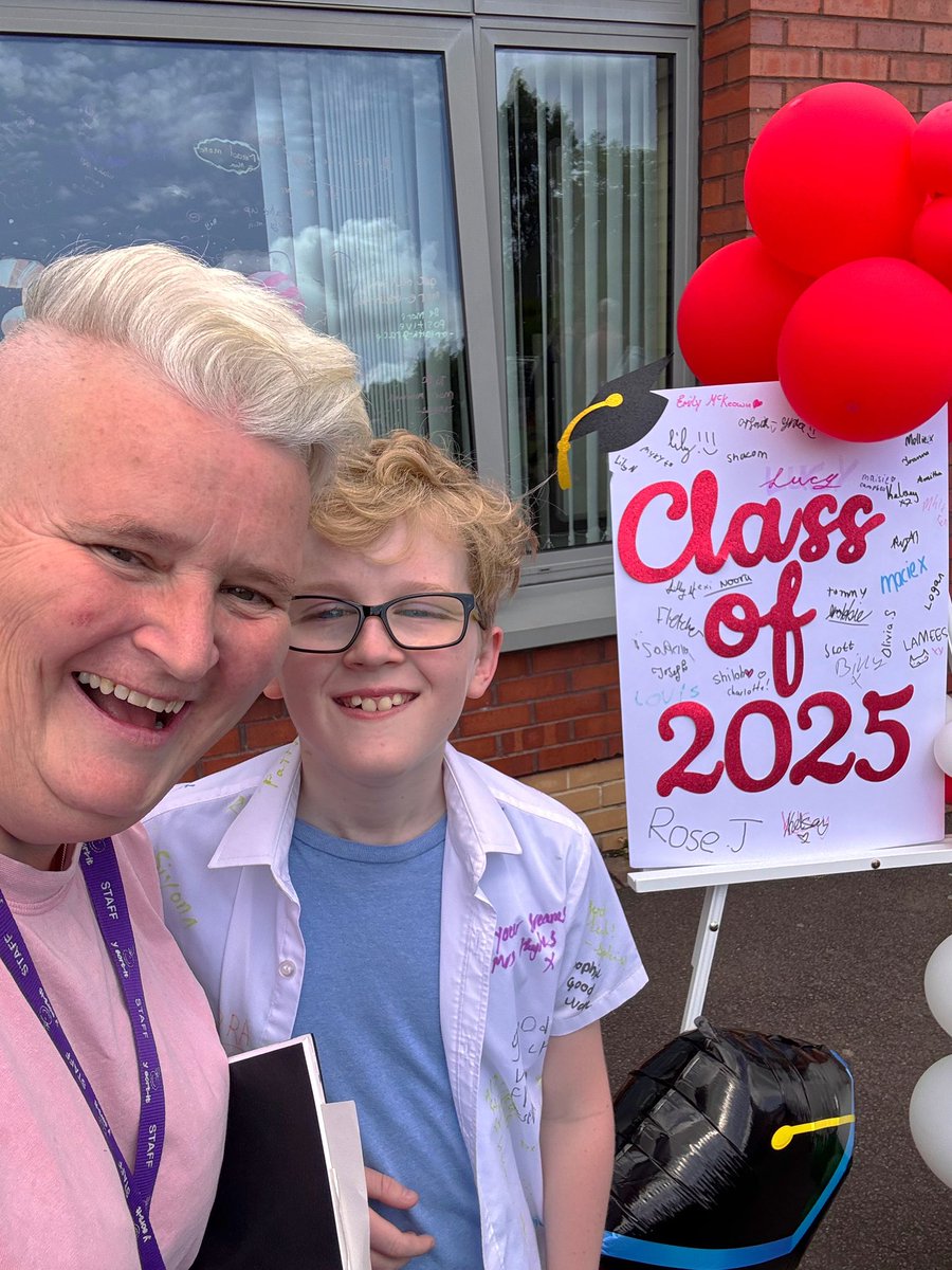 GillianYsortit tweet media