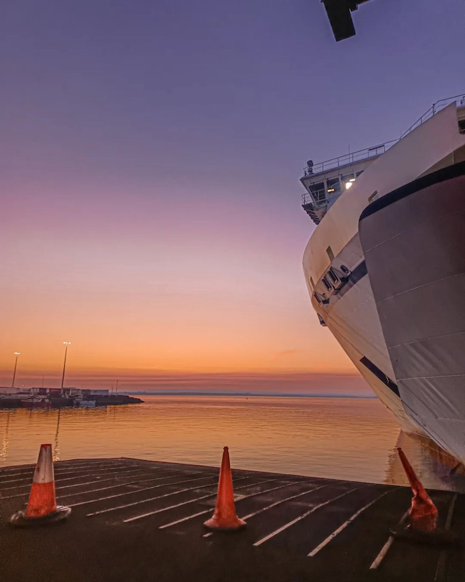 Ending the day the Brittany Ferries way 🌄

📸 @elskatoon

#Sunset #BrittanyFerries #FerryTravel