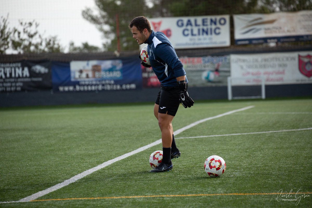 ConEl1Diego's tweet image. Fija una meta tan grande que no puedas lograrla hasta que te conviertas en la persona que si puede lograrlo.
❤️⚽️🧤