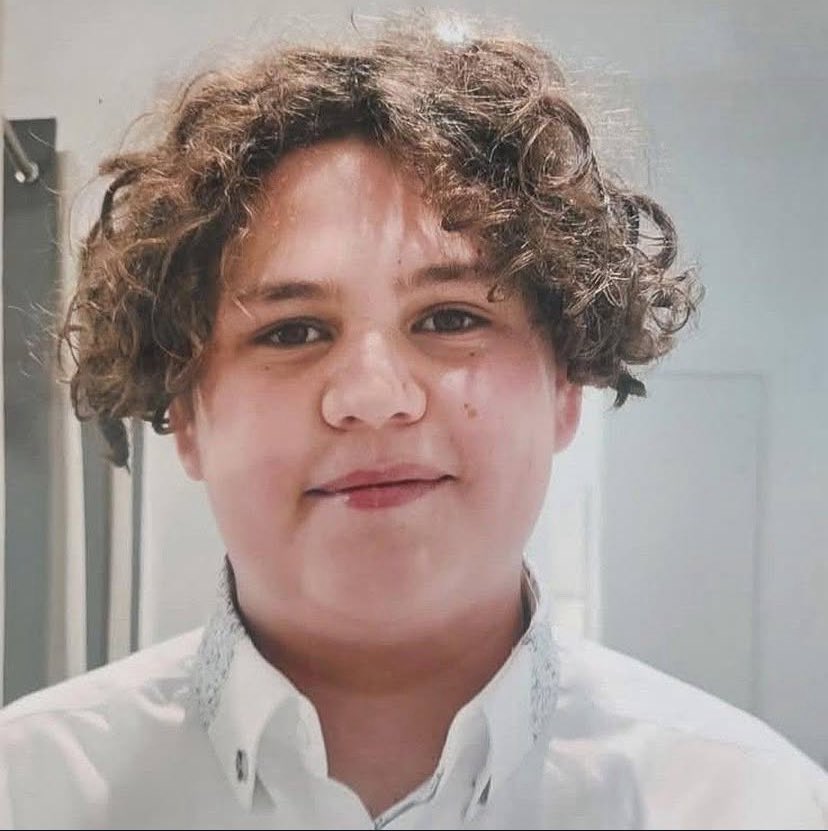 Mateo, 14 ans, a été assassiné par un groupe d’individus dans la haute Marne.

Il a été retrouvé avec un sac sur la tête dans la nuit du 22 juin.

Les médias étouffent l’affaire.

RIP 🕊️