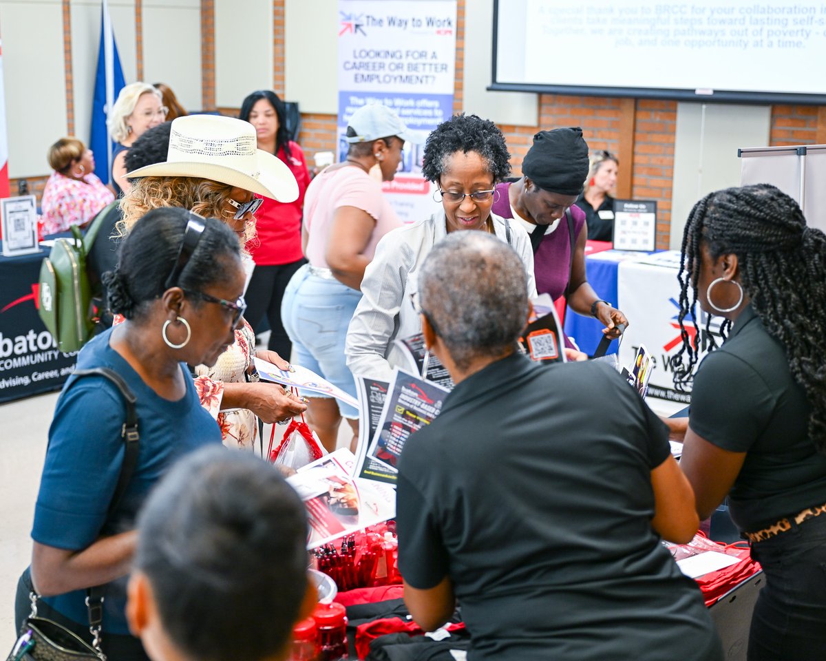 MyBRCC's tweet image. #MyBRCC had a wonderful experience partnering with @way_sustainable Workforce Solutions for the Picnic with a Purpose event today! 🌟
Participants had the chance to learn about valuable resources, courses, and programs designed to help them develop their skills and create a…