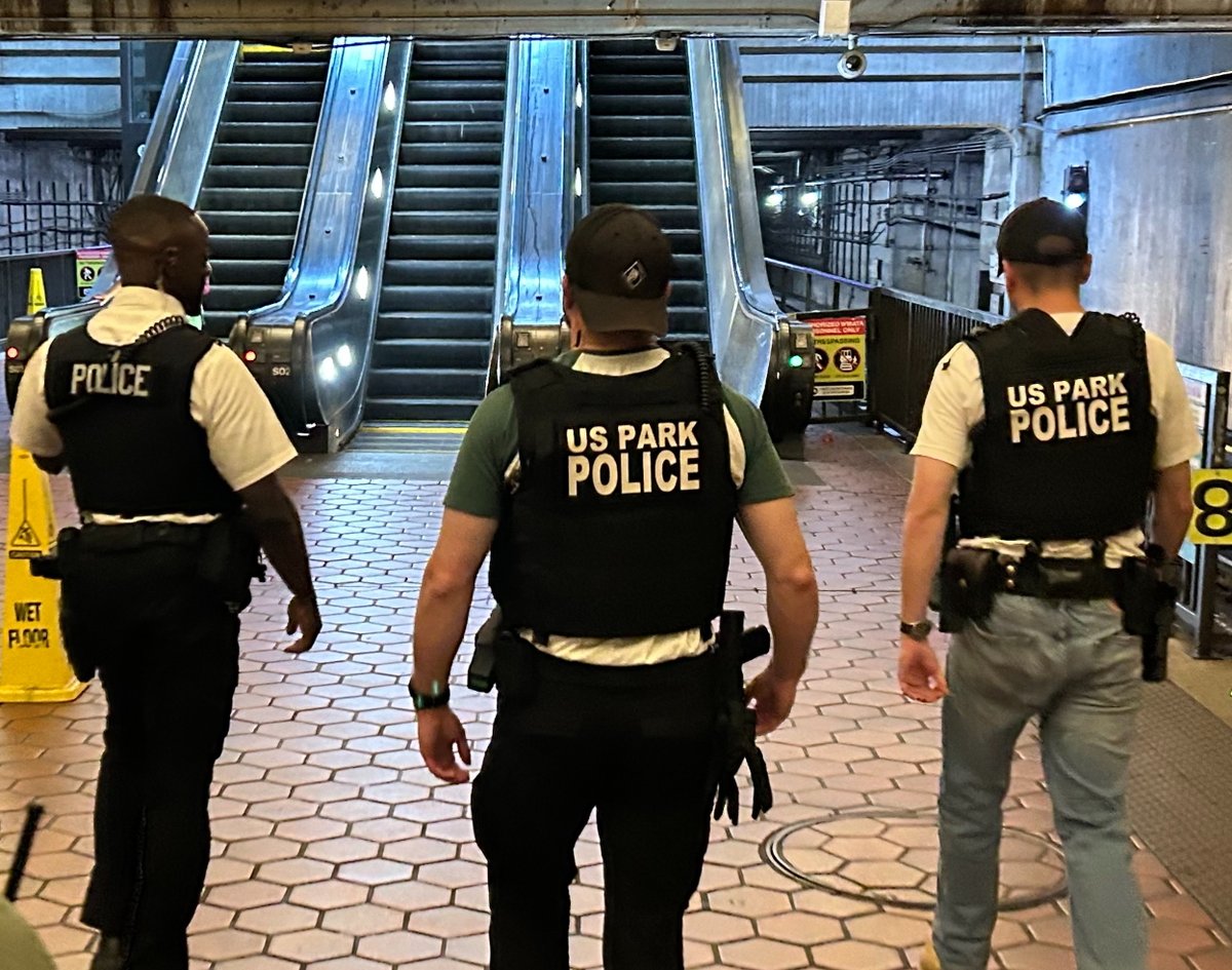usparkpolicepio's tweet image. Joint patrols with our partners, like @MetroTransitPD , are important operations that keep the areas surrounding D.C.'s national parks safe for everyone.