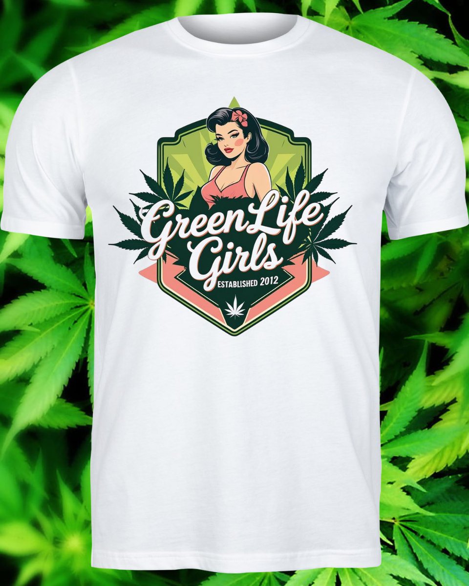GreenLifeGirls's tweet photo. What do you all think of our new shirt? https://t.co/fwRPF5x8tn