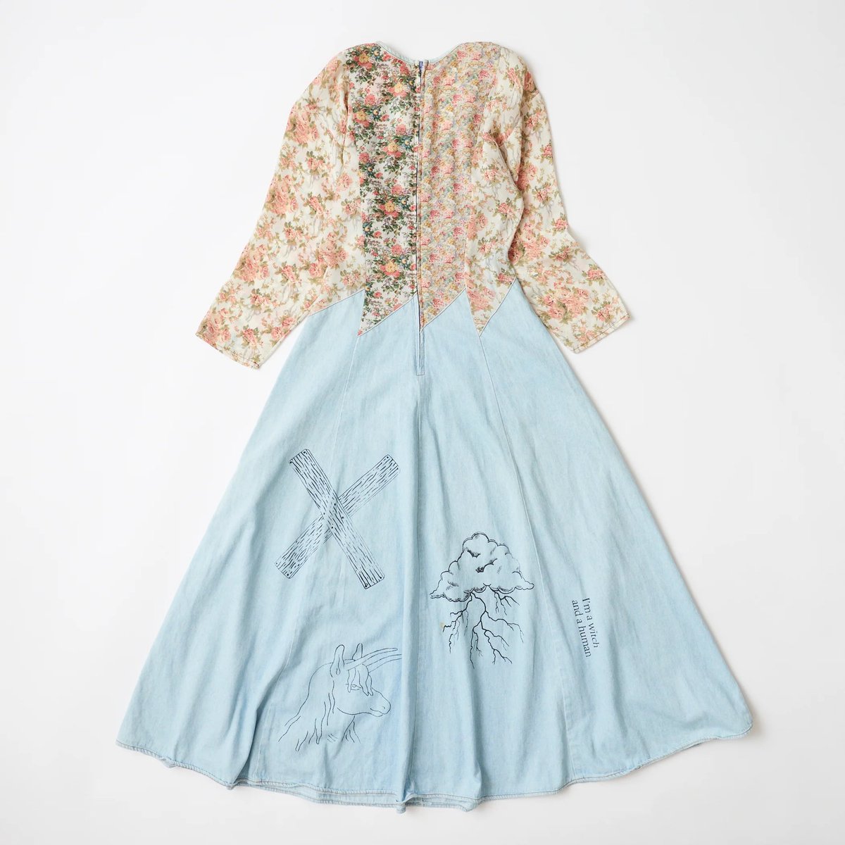 super-KIKIのイベントは残り3日となりました！
イベント終了後にはコトバトフクWEB SHOPにて7月末までお取り扱いさせて頂くこととなりました✨
日時の詳細が決まり次第お知らせいたします。

super-KIKI
"POPUP EVENT"
6/12~6/29
火曜水曜定休
※6/30臨時休業