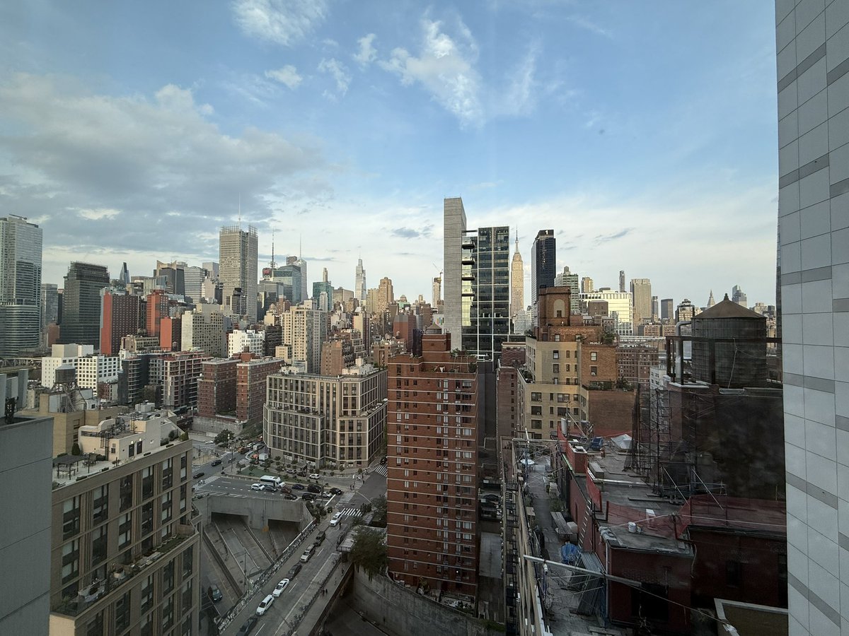 seashell_b's tweet image. just a work trip