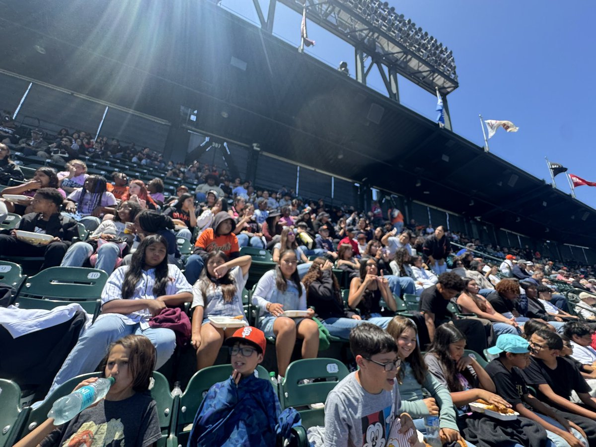 Mr. Jeremy tweet media