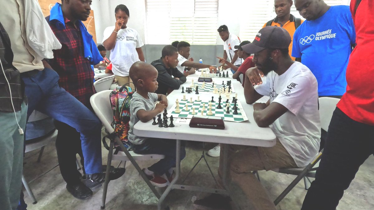 Ce samedi 21 juin 2025, l’Institut Saint-Louis de Gonzague a accueilli une Journée Olympique, organisée par le Comité Olympique Haïtien (COH) sous le thème mondial “Let’s Move”. Placé sous le patronage de la Fondation AIC, cet événement a rassemblé plusieurs centaines de jeunes