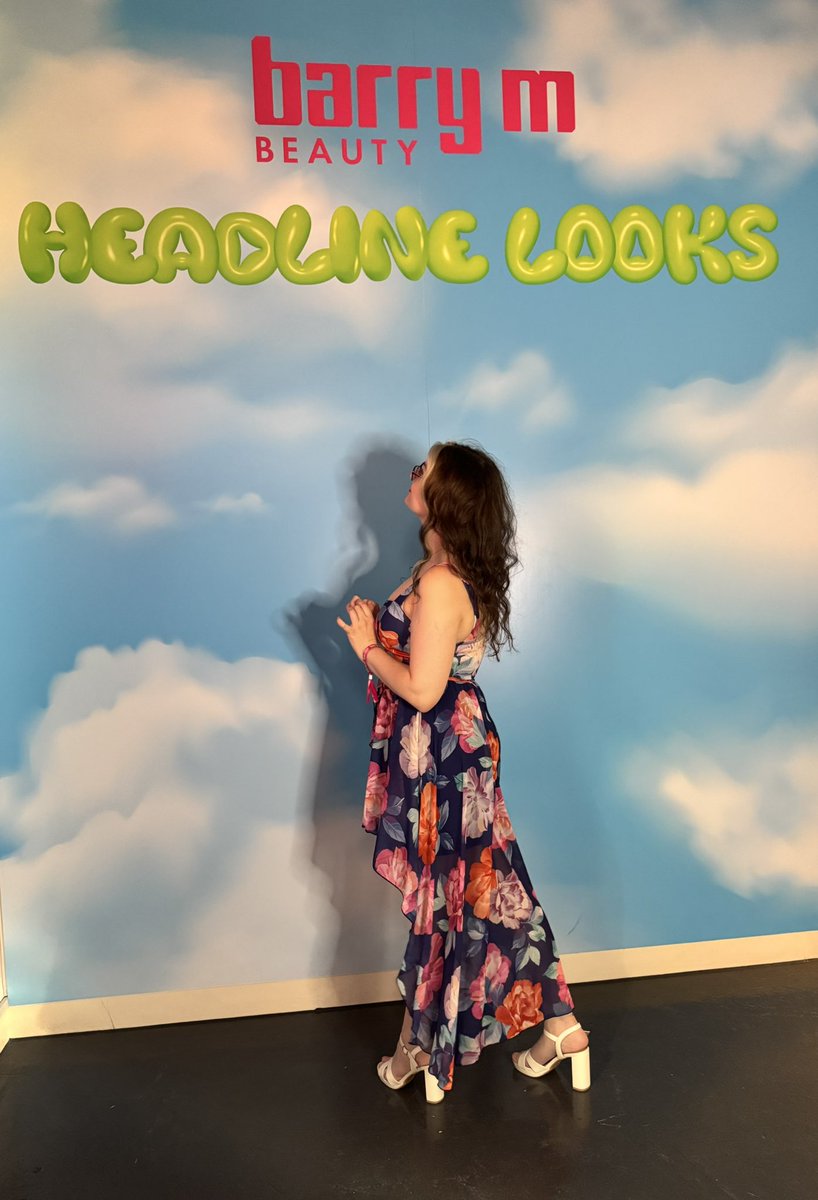 Bekzxx (@bekz_xx) on Twitter photo Ad/Invite
Had such a great time hanging out at the Sky Guild Gaming Centre with <a href="/guildesports/">Guild Gaming</a> and <a href="/BarryMCosmetics/">Barry M Cosmetics</a> !
Thank you for a wonderful evening!
#headlinelooks Ad/Invite
Had such a great time hanging out at the Sky Guild Gaming Centre with <a href="/guildesports/">Guild Gaming</a> and <a href="/BarryMCosmetics/">Barry M Cosmetics</a> !
Thank you for a wonderful evening!
#headlinelooks