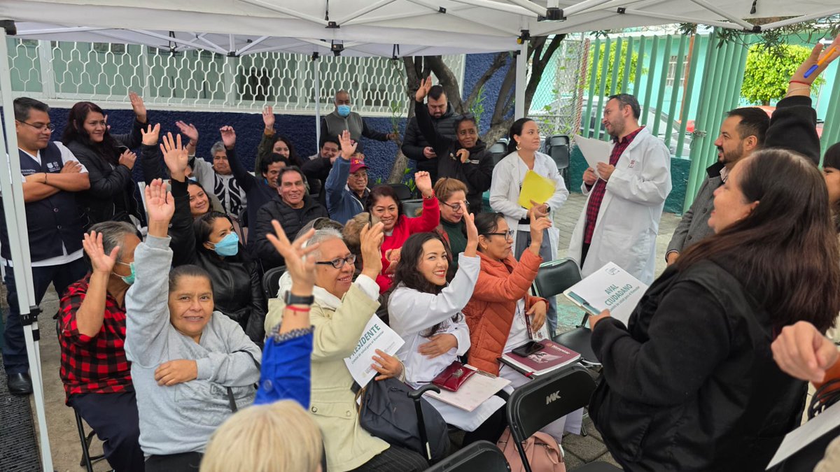 Bienestar_CDMX's tweet photo. �� | ¡Continuamos realizando las Asambleas del programa La Clínica es Nuestra! 🏥
En estas reuniones, las y los usuarios de las Unidades de Salud participan activamente en la conformación de los Comités de Salud y Bienestar #COSABI.
1/2 https://t.co/6hKvD1ZfAw
