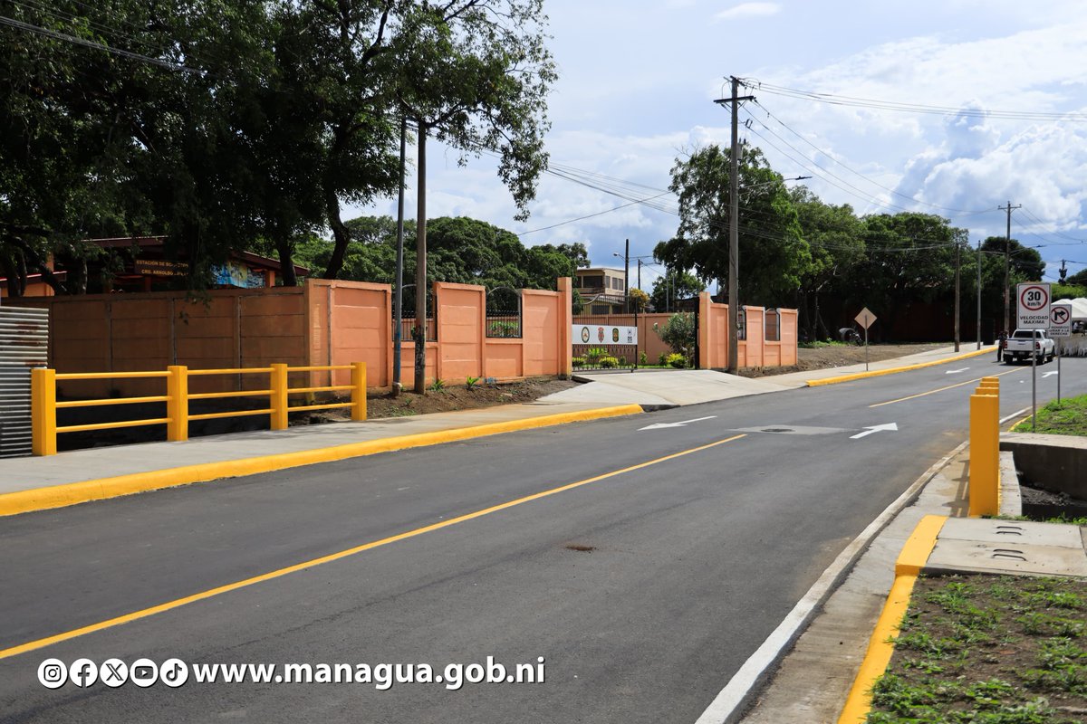 🚧 En Villa Progreso inauguramos un nuevo puente vehicular que conecta y descongestiona la zona sur de la pista Larreynaga.
🛣️ Obra impulsada por #CallesParaElPueblo y #PlanInvierno
💧 Drenaje, alcantarillado y 2 cuadras asfaltadas para el bienestar de las familias.