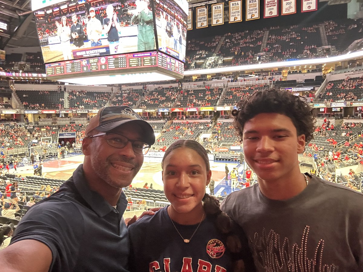 KeeneTweets's tweet photo. Keene’s taking in a Fever game!!! #fevergamenight https://t.co/n3EK2RF6OM