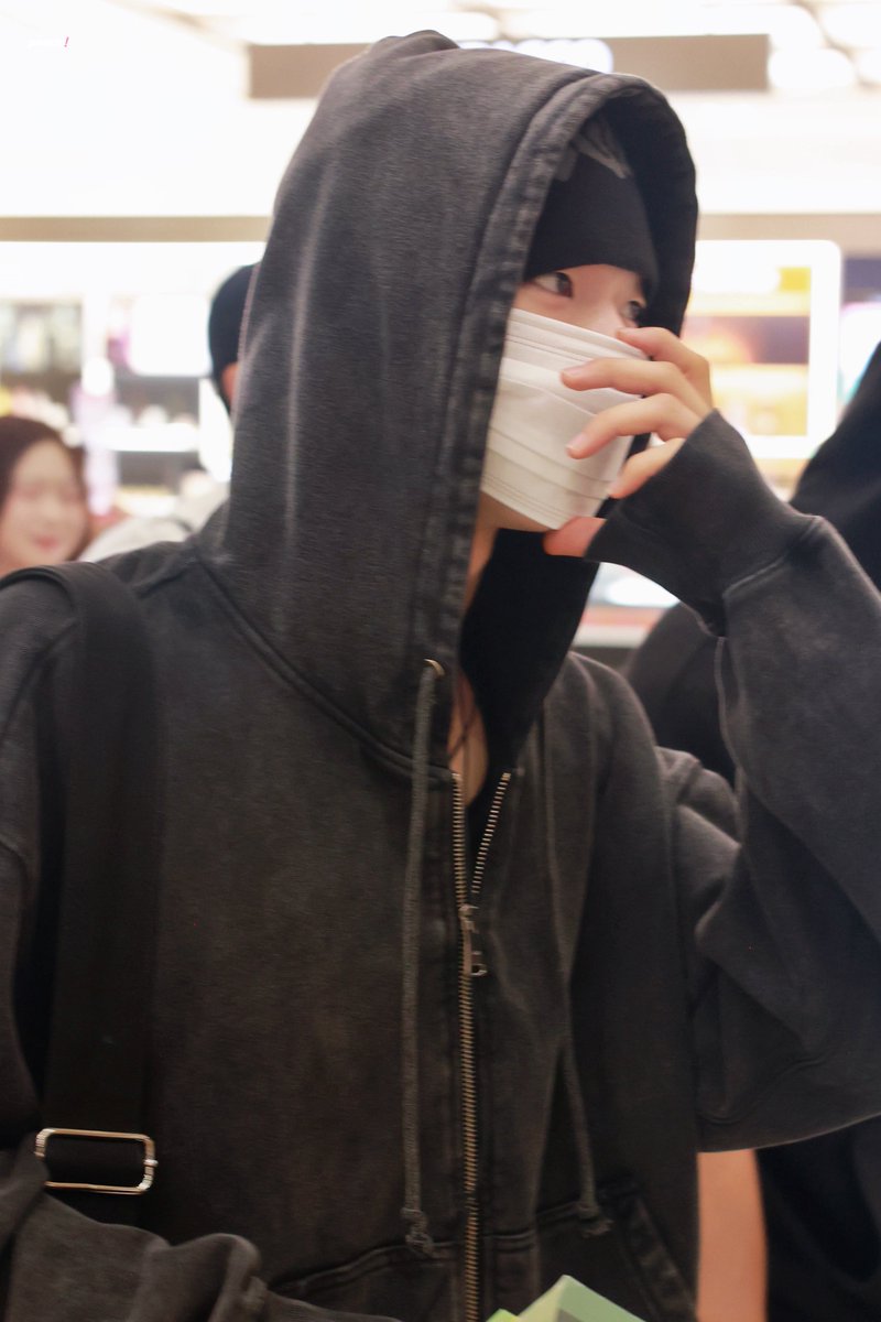 peachmy0119's tweet photo. 250627 GMP 출발

#NEXZ #넥스지 #ネクスジ
#TOMOYA #토모야 #トモヤ https://t.co/y8fw8apuaC