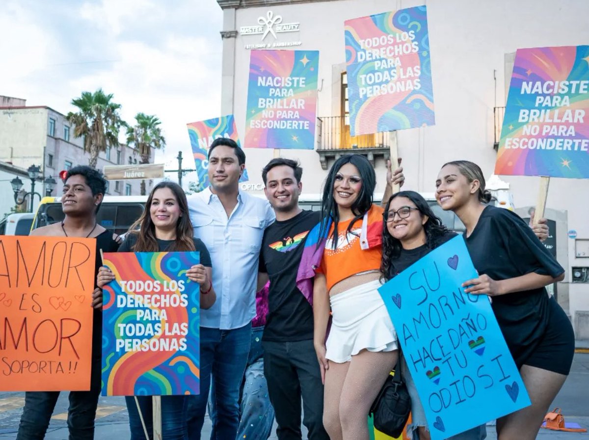 David OJEDA (@davidojedamx) on Twitter photo Desde <a href="/MovCiudadanoMX/">Movimiento Ciudadano | Movimiento Naranja</a> seguimos impulsando agendas incluyentes.
Lo reafirmamos siempre: todos los derechos para todas las personas. Desde <a href="/MovCiudadanoMX/">Movimiento Ciudadano | Movimiento Naranja</a> seguimos impulsando agendas incluyentes.
Lo reafirmamos siempre: todos los derechos para todas las personas.