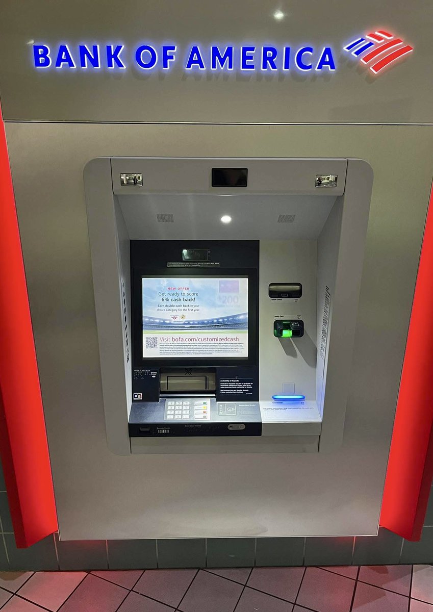 laughlinbuzz's tweet image. At least the Bank of America ATM is still working (for now) at the Laughlin Outlet Center.
Located behind the non-operational escalators on the lower level. No A/C in the building.
#Laughlin
📷 Phil R