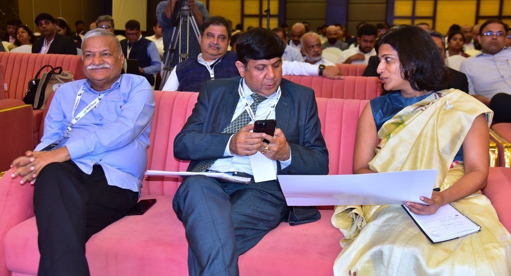Amaravati News24 (@amaravatinews24) on Twitter photo ๐๐ง๐๐ก๐ซ๐ ๐๐ซ๐๐๐๐ฌ๐ก ๐ญ๐จ ๐๐ข๐ ๐ง ๐๐+ ๐๐จ๐๐ฌ ๐๐จ๐ซ๐ญ๐ก โน๐๐,๐๐๐+ ๐๐ซ๐จ๐ซ๐ ๐ข๐ง ๐๐จ๐ฎ๐ซ๐ข๐ฌ๐ฆ ๐๐๐๐ญ๐จ๐ซ
๐ Of these, โข 45+ MoUs are for hotel development
โข 3 MoUs for amusement parks
โข 30+ MoUs for water sports, sea cruises, homestays, caravans & ๐๐ง๐๐ก๐ซ๐ ๐๐ซ๐๐๐๐ฌ๐ก ๐ญ๐จ ๐๐ข๐ ๐ง ๐๐+ ๐๐จ๐๐ฌ ๐๐จ๐ซ๐ญ๐ก โน๐๐,๐๐๐+ ๐๐ซ๐จ๐ซ๐ ๐ข๐ง ๐๐จ๐ฎ๐ซ๐ข๐ฌ๐ฆ ๐๐๐๐ญ๐จ๐ซ
๐ Of these, โข 45+ MoUs are for hotel development
โข 3 MoUs for amusement parks
โข 30+ MoUs for water sports, sea cruises, homestays, caravans &