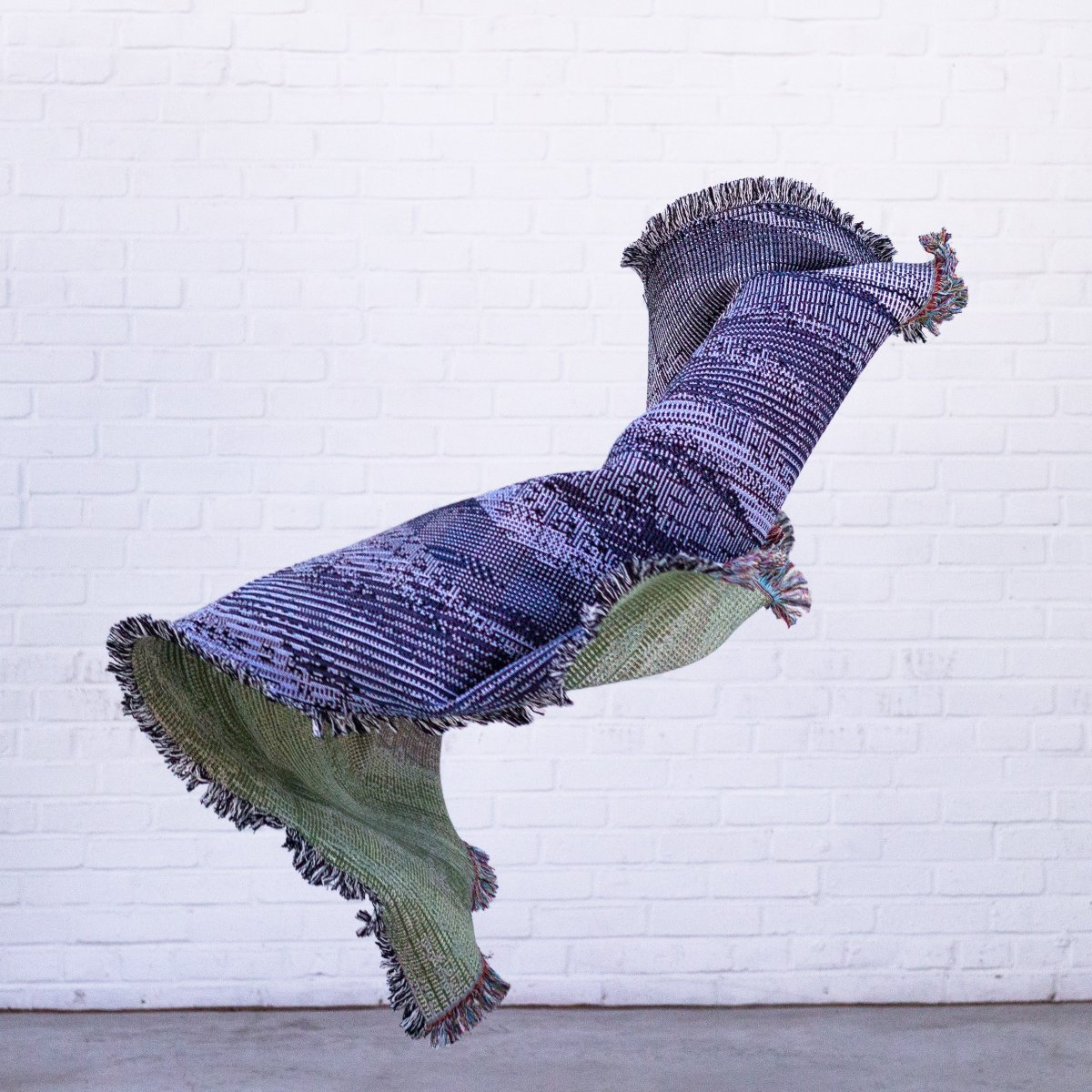 GlitchTextiles's tweet image. Sky Gallery Photo Shoot
1. Sleeping City Throw - In flight
2. Sleeping City Throw - Detail
3. Sleeping City Throw - Detail
glitchtextiles.com
#processing #algorithmicdesign #pixelart #creativecoding #pixels #glitchtextiles #textiles #textiledesign #textileart #woven