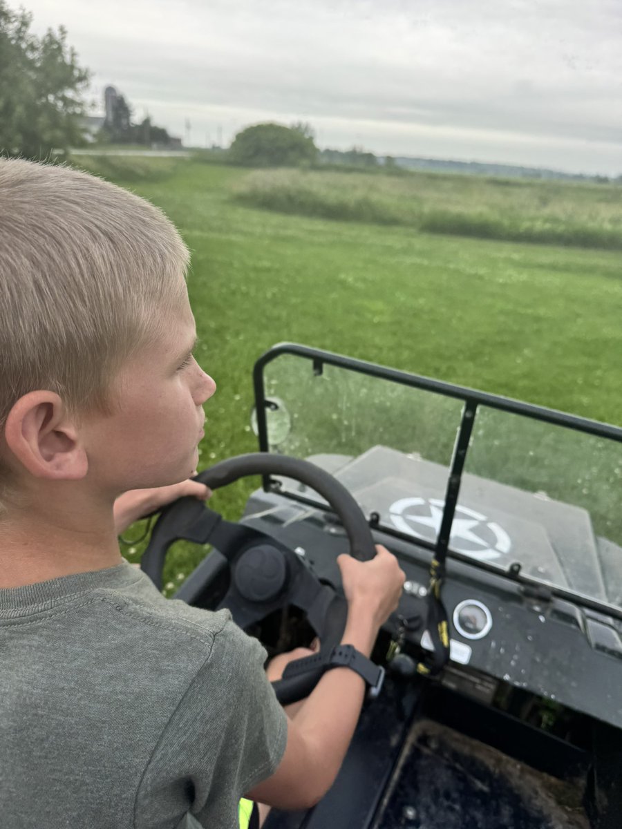 KaylaGabrielse's tweet image. Thursdays are for shooting and mini Jeep riding on the farm 👌👌