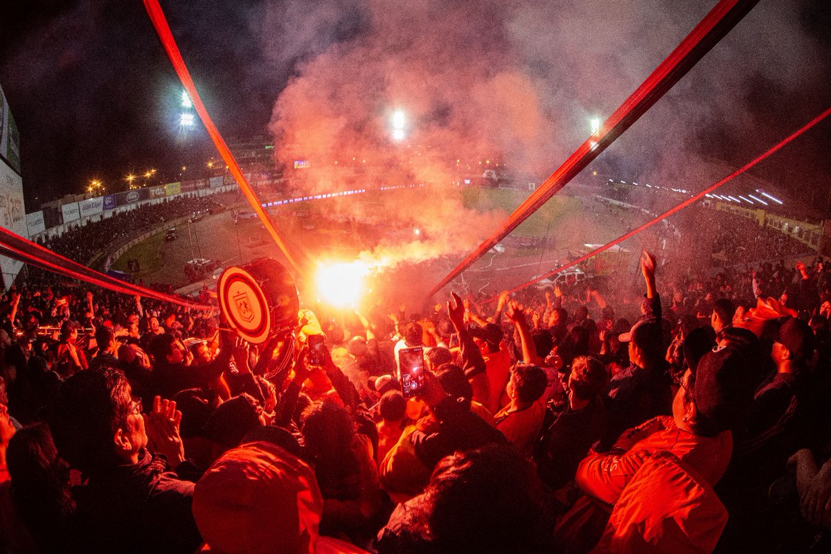 🎶 Esta es tu hinchada que te quiere ver Campeón🎶

Mañana todos a reventar el ASA. 

🚌 16:45 Recibimiento al bus del equipo.

🔴⚫17:15 la previa será en el Parque del Monte Sinaí.

Llevar antorchas, bengalillas, bombas de humo para la caminata rumbo al estadio salimos 18:10