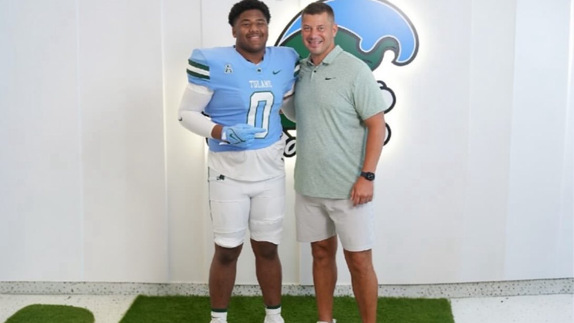 Wave After Wave Blog (@waveaftergwave) on Twitter photo BOOOMMM 🔥🔥🔥🔥🔥
Tenesseee 6A All State Defensive Lineman AJ Westfield becomes the first member of the 2026 Tulane class from the volunteer state.
Green wave fans love a big man wearing number 0
Welcome <a href="/WestfieldAj/">AJ Westfield</a>! BOOOMMM 🔥🔥🔥🔥🔥
Tenesseee 6A All State Defensive Lineman AJ Westfield becomes the first member of the 2026 Tulane class from the volunteer state.
Green wave fans love a big man wearing number 0
Welcome <a href="/WestfieldAj/">AJ Westfield</a>!