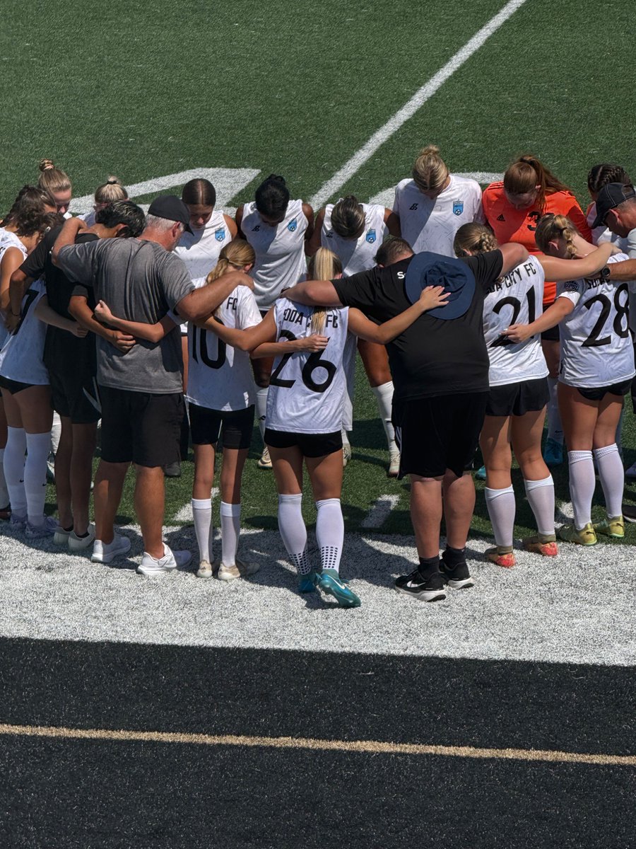 JolieneRomero5's tweet image. #sodacity vs Boiling springs 1-1
Playing through the heat..108 degrees! 
#womenscollegesoccer #womenssoccer @SodaCityFC