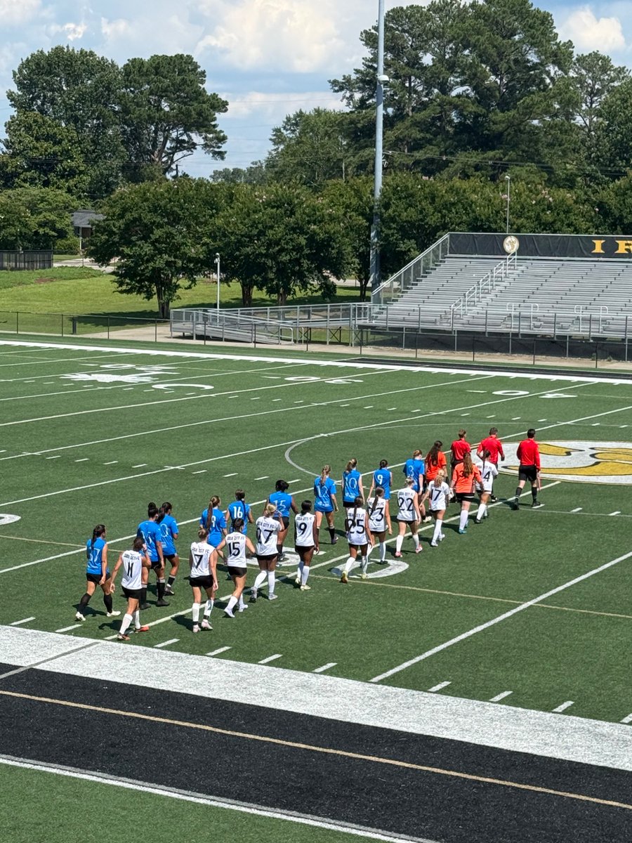 JolieneRomero5's tweet image. #sodacity vs Boiling springs 1-1
Playing through the heat..108 degrees! 
#womenscollegesoccer #womenssoccer @SodaCityFC