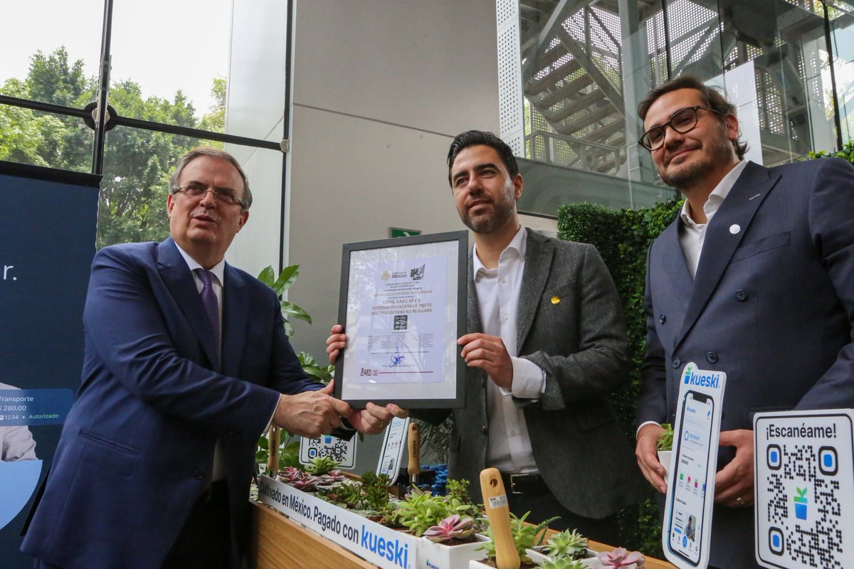 ¡Orgullo e innovación mexicana! ✨

El secretario <a href="/m_ebrard/">Marcelo Ebrard C.</a> entregó el certificado #HechoEnMéxico a startups que están transformando industrias y cambiando vidas.

<a href="/plata_card/">Test Account</a> anunció una inversión poderosa para seguir soñando en grande y demostrar que en México sí se puede. 💡🔥