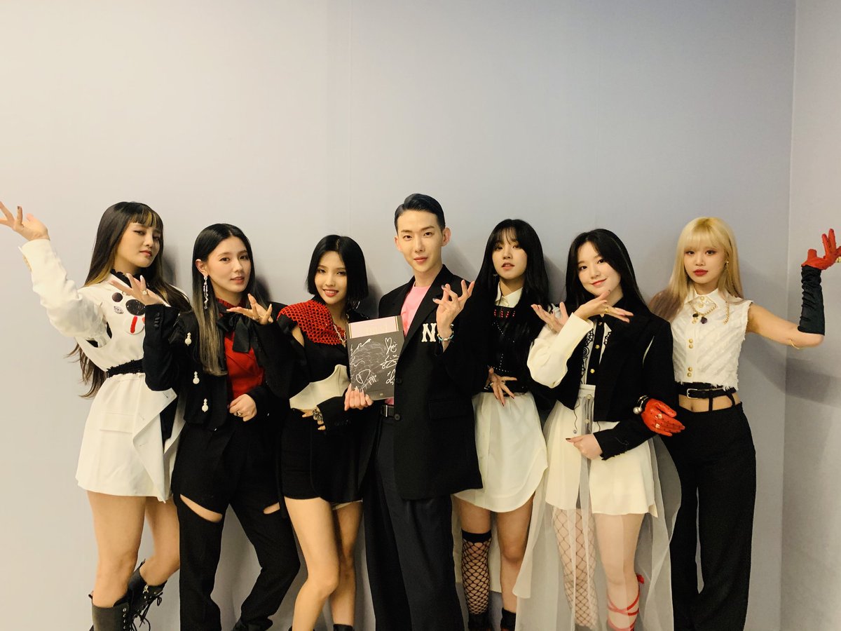 𝐟otito 𓊈 📸 𓊉 nuestra antes de regresar a casita y 𝐦imir después de un 𝐝ía 𝚍emasiado agotador ✿ Solo pidamos que our 𝐥ea𝐝er nos deje 𝚍escansar un poco y no nos tire a la explotación luego luego, 𝚜ee u 𝕝ater, 𝐛itchxs!

𝐎𝚑 𝚖y 𝐠ō𝚍 ★ ུ #𝚍𝕚𝚟i𝚗itǝ̤𝚜.