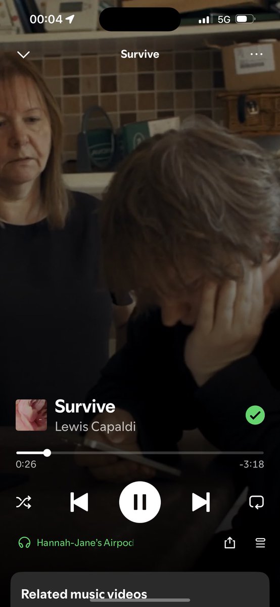 HannahJDavidson's tweet photo. Never screamed so much at a notification in my life ❤️ MY BOYS BACK @LewisCapaldi https://t.co/psJUvAYJcu