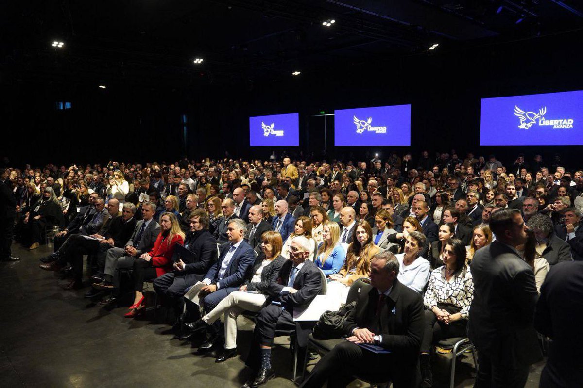 En el año de la reconstrucción de la República Argentina llevamos adelante una gran jornada de trabajo. Gracias a todos los que hicieron posible al Congreso de la Libertad Bonaerense. VLLC!! <a href="/JMilei/">Javier Milei</a> <a href="/KarinaMileiOk/">Karina Milei</a> 
 
#EnPBAEsKirchnerismoOLibertad