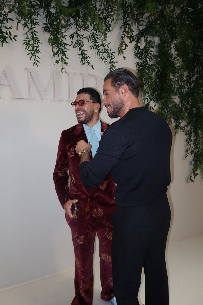 ryancastrro's tweet photo. #fashionweek Paris 🇫🇷❤️🙏🏻 https://t.co/xHyVsc62gz