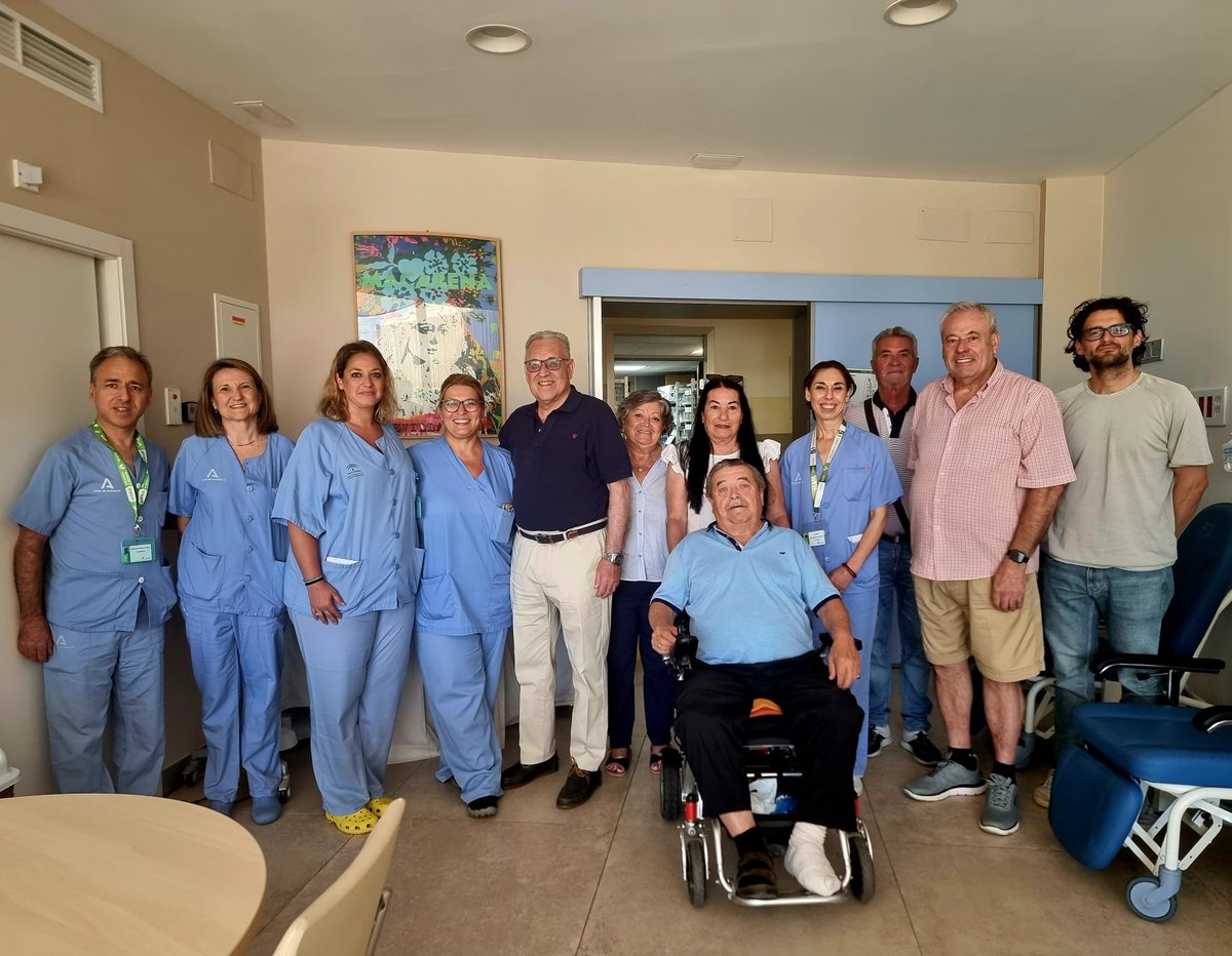 Hemos creado espacios de encuentro con familiares para escuchar sus experiencias.
Humanizar la atención es dar voz a quienes más nos importan: nuestros pacientes y sus familias 
¡Gracias a todos ellos por acompañarnos!
#UCIMacarena #HumanizaciónUCI #FamiliasQueCuidan