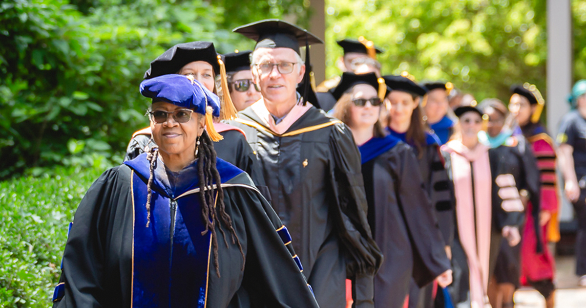 At #MeredithCollege, our strong faculty members are committed to helping our students reach their potential in the classroom and beyond.

Read today's blog to hear from recent alumnae on the support they received from faculty.

meredith.edu/admissions-blo…